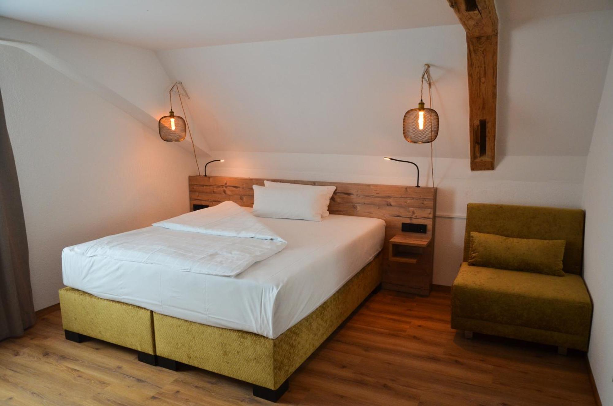 Gasthof Zum Ritter - A Cozy Historical Landmark Ульм Екстер'єр фото